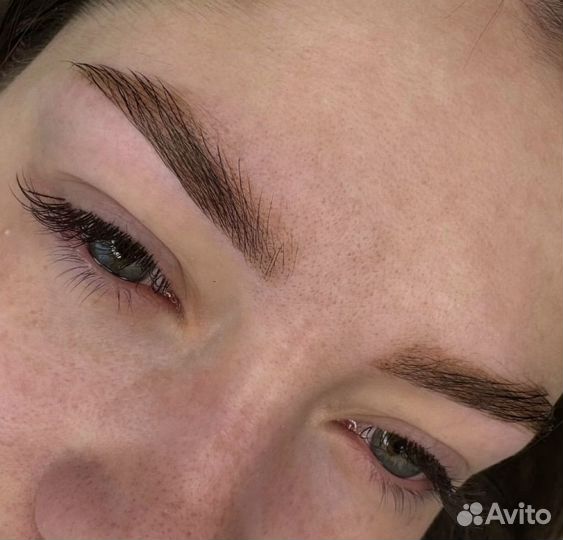 Художественное оформление бровей хной, красной