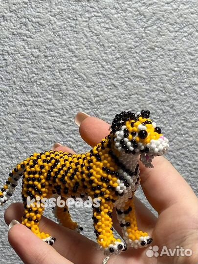 Тигр из чешского бисера