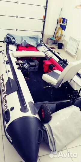 Лодка с мотором,прицепом,эхолотом,креслом, сумками