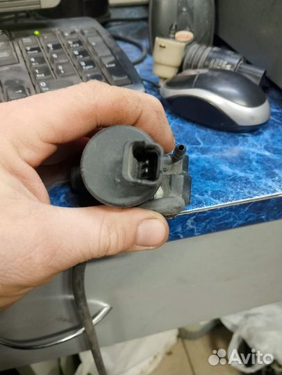 Насос стеклоомывателя Logan/Sandero/Smart/Qashqai