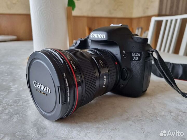 Зеркальный фотоаппарат canon 7D