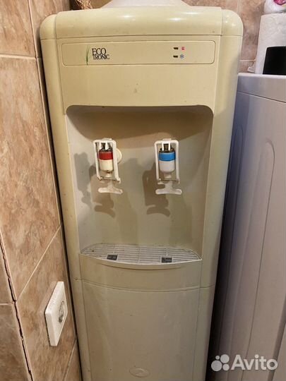 Кулер для воды для бутылок 19 литров