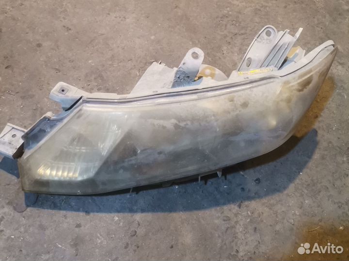 Toyota allion фара