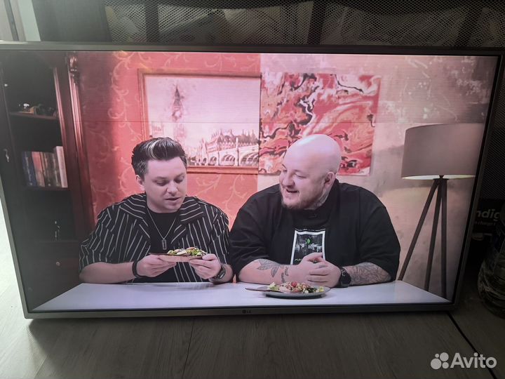 Телевизор LG SMART tv 43