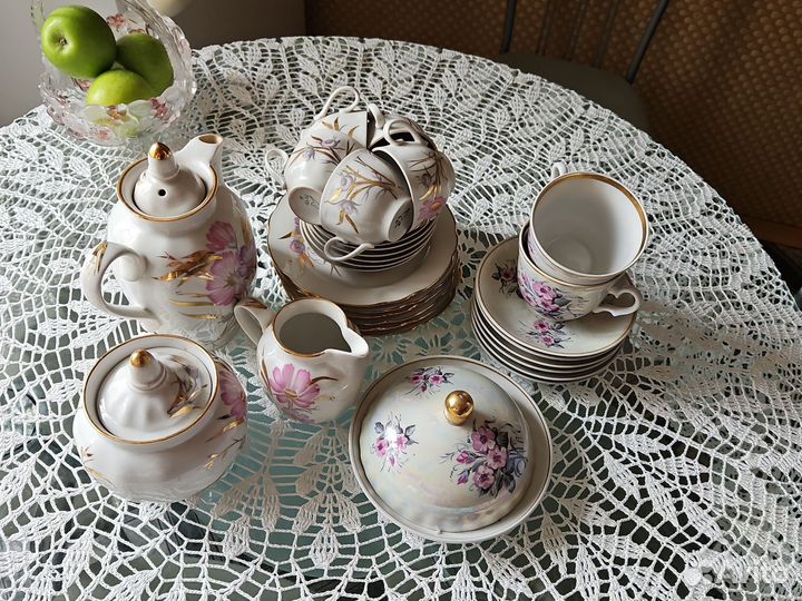 Кофейный сервиз и чашки