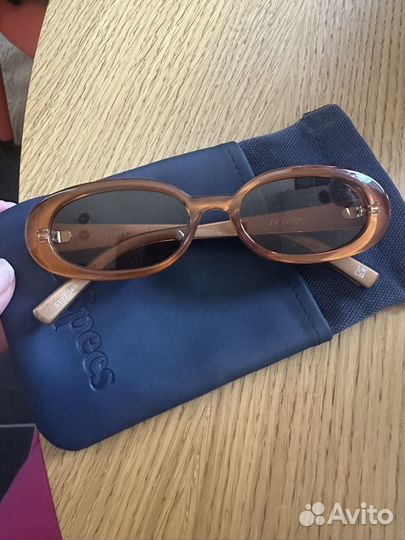 Очки le specs outta love