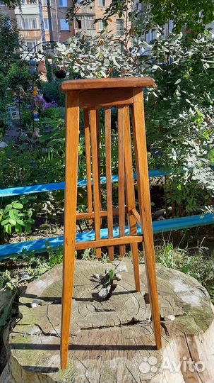 Старинная подставка под цветы жардиньерка