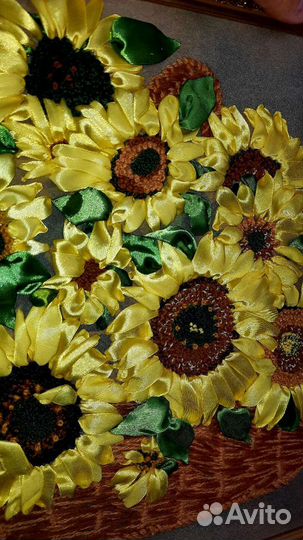 Картина вышитая лентами