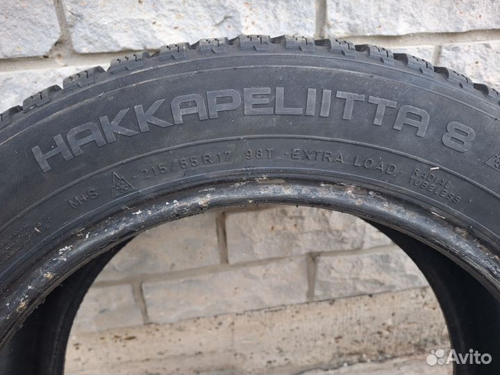 Nokian Tyres Hakkapeliitta 8 215/55 R17 98T