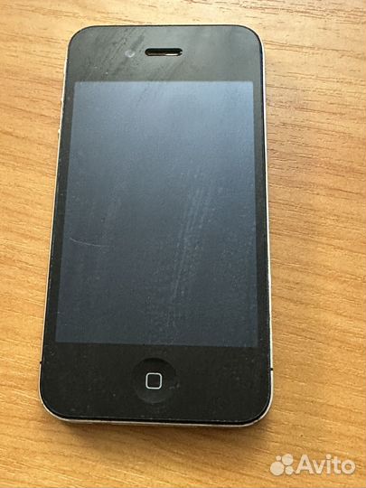 iPhone 4 A1332 работает, зарядку держит