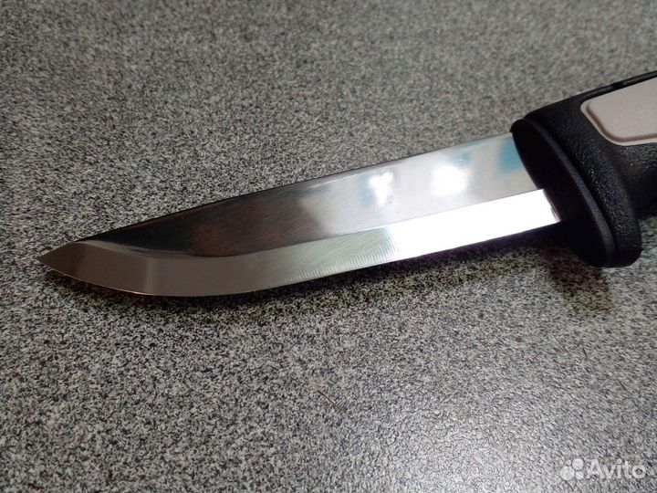 Нож Morakniv Robust