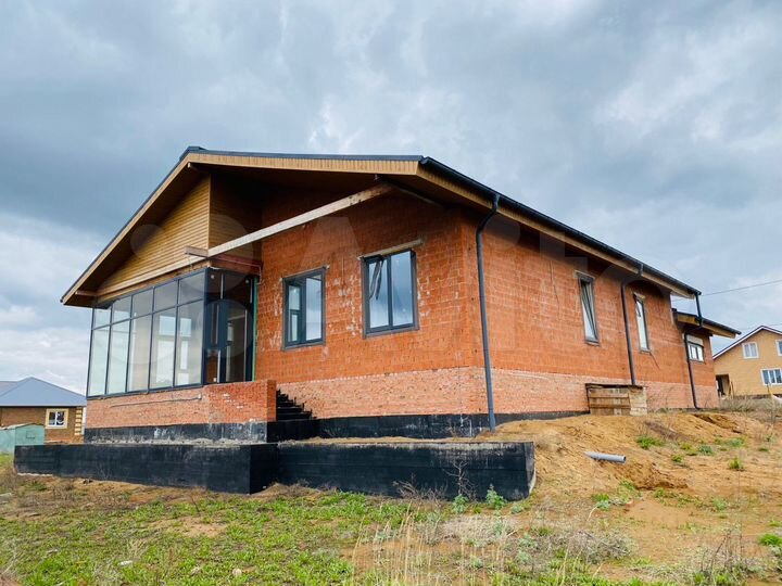 Дом 197,7 м² на участке 15 сот.