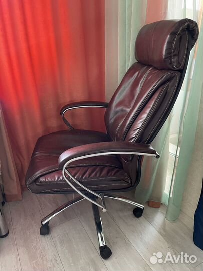 Офисное кресло руководителя бу кожаное