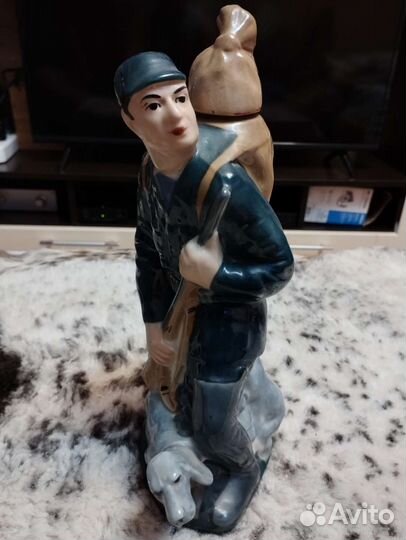 Охотник с собаками штоф СССР