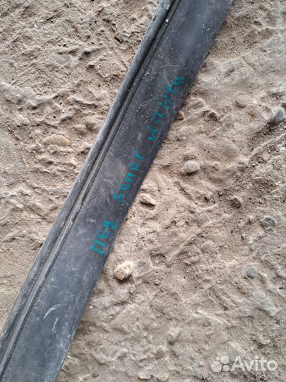 Уплотнитель капота Lancia libra