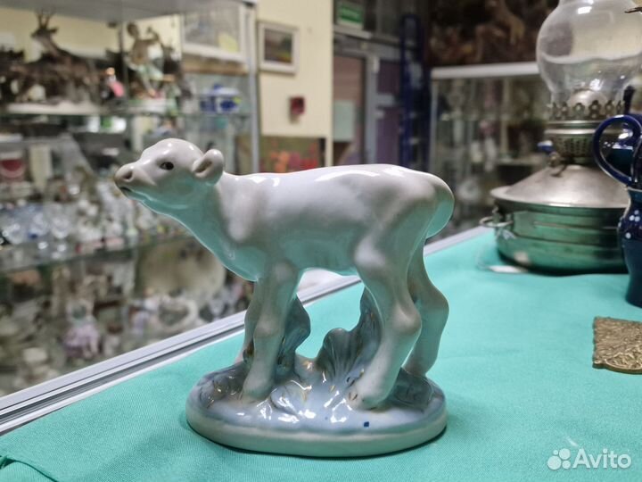 Статуэтка телёнок