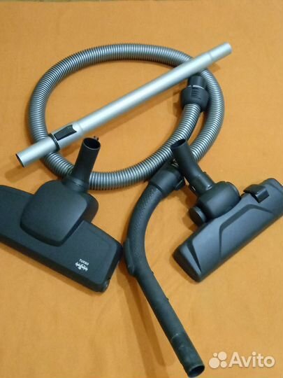 Пылесос Electrolux безмешковый