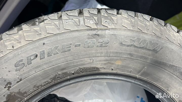 Bridgestone Blizzak Spike-02 SUV 215/65 R16 98T