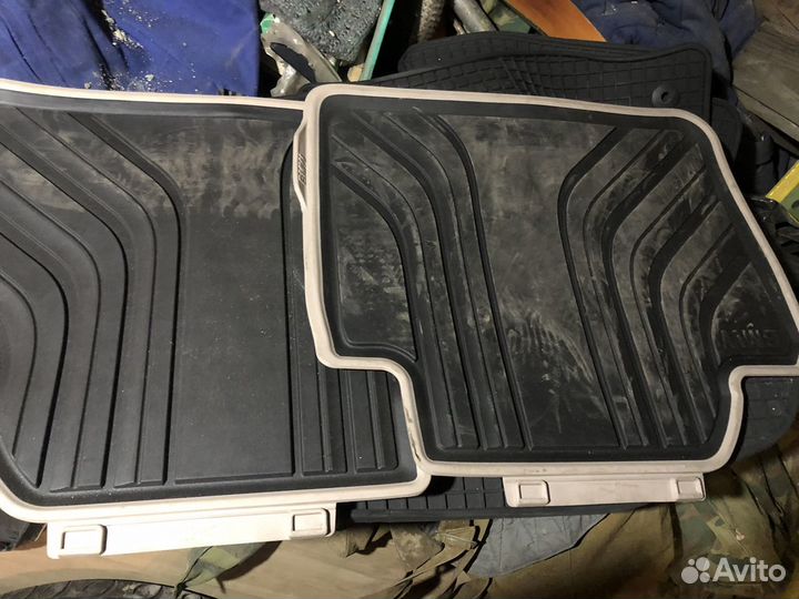 Резиновый коврик для bmw