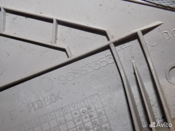 Обшивка стойки 508 2010