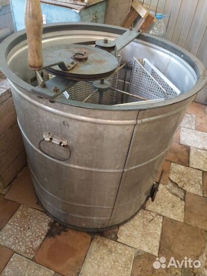 Медогонка 4-х рамочная