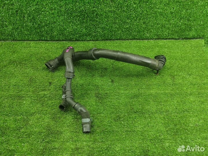 Патрубок системы охлаждения Audi A3 8V