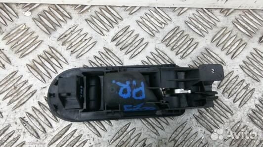 Ручка внутренняя передняя правая volkswagen passat