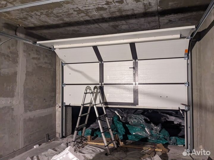 Ворота секционные подъемные