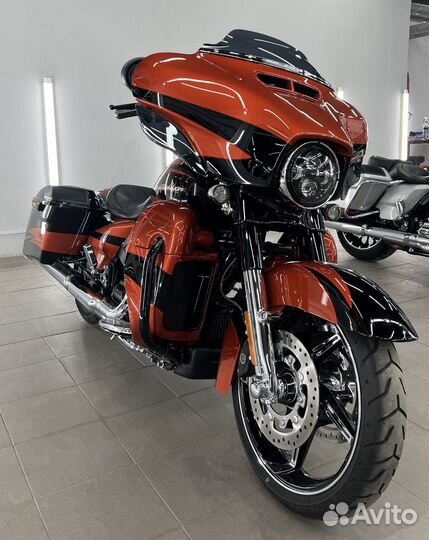 CVO 114 Screaming Eagle