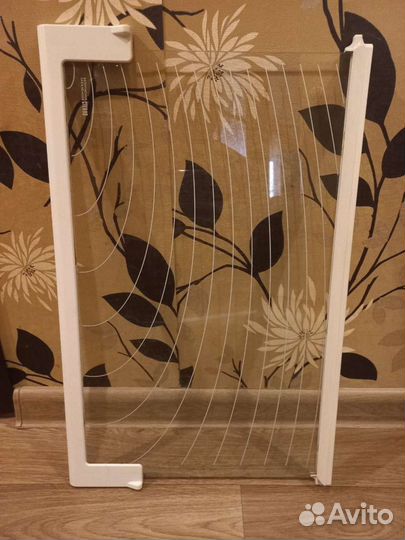 Стеклянная полка в холодильник