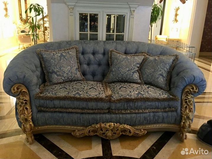 Перетяжка и замена обивки диванов из шеннила