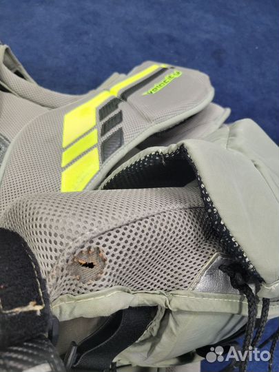Вратарский нагрудник vaughn V8 PRO carbon