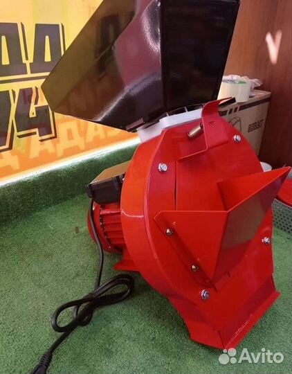 Зернодробилка корморезка Brait 300кг/ч,бесщеточная