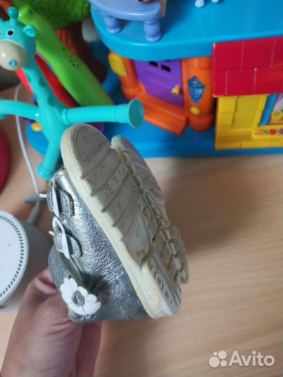 Сандалии для девочки