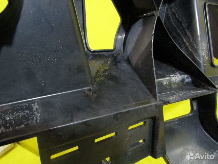 Кронштейн бампера BMW X6 - F16 13-16г 37337