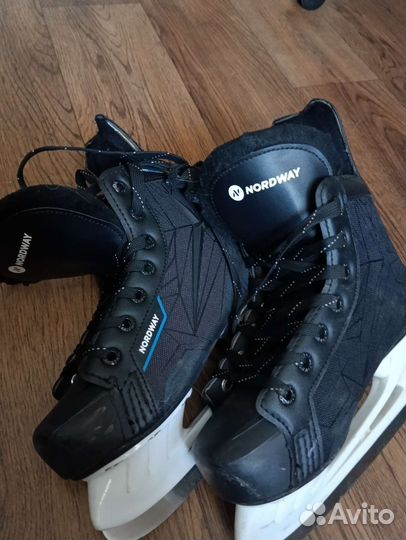 Коньки хоккейные