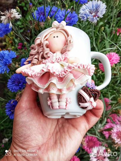 Кружка с декором из полимерной глины