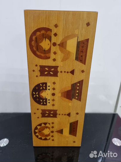 Шкатулка инкрустированная 
