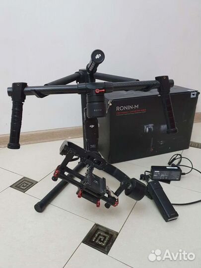 Трехосевой стабилизатор DJI Ronin M