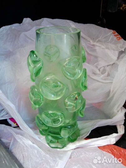 Ваза старинная,зелёного стекла