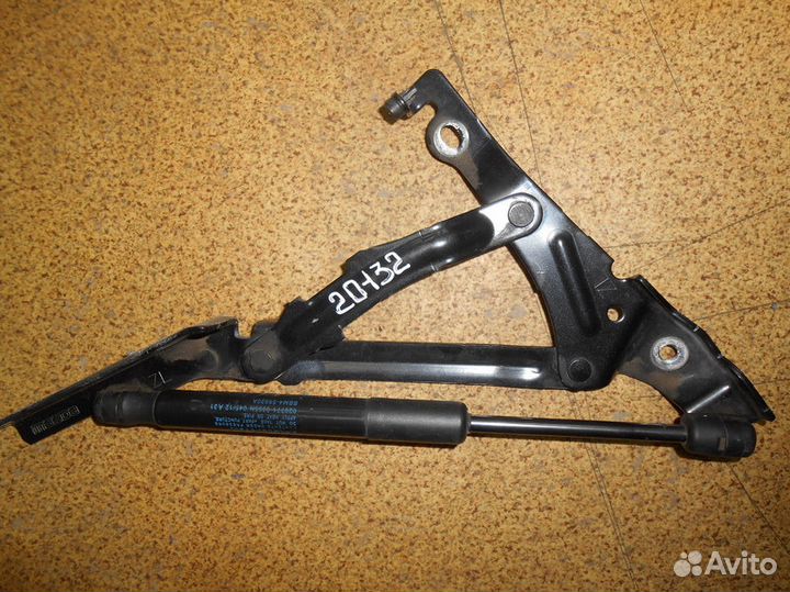 Петля крышки багажника с амортизатором Mazda 3 BL