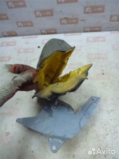 Кронштейн Volvo Xc70 BZ95 B6324S 2008