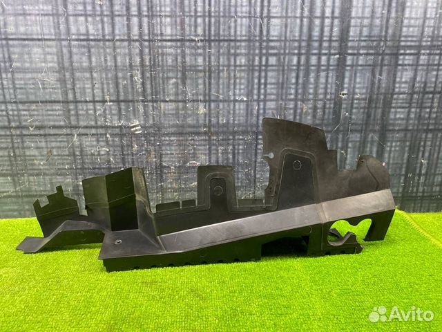 Воздуховод радиатора левый Volkswagen Passat B5