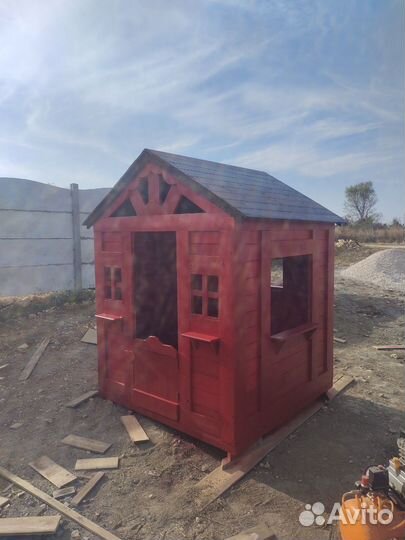 Детский игровой домик из дерева