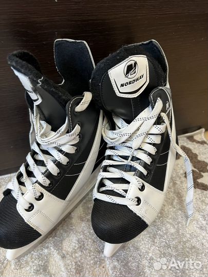 Коньки хоккейные