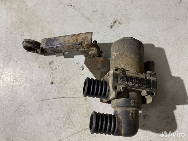 Запорный клапан печки BMW 7 series E38 iL