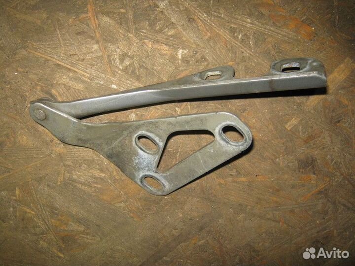 Петля капота правая Opel Astra H