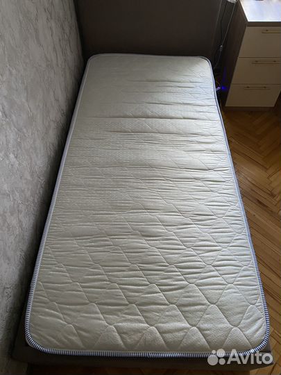 Средне-жесткий матрас 90х200
