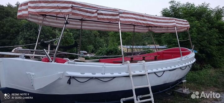 Спасательный бот Баркас