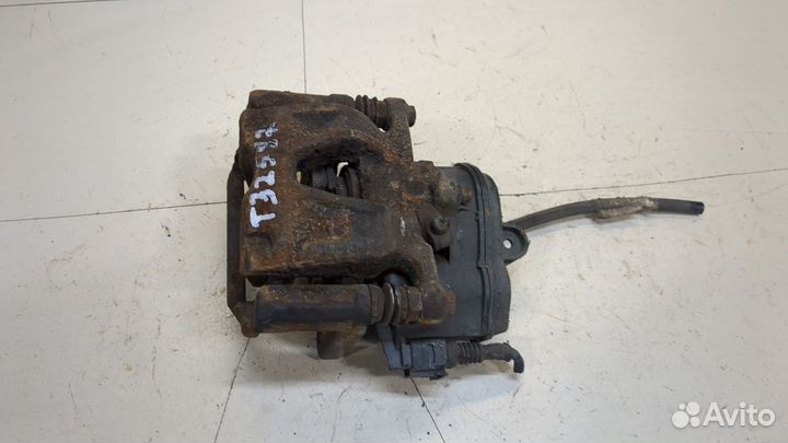 Суппорт Audi A4 (B9), 2016